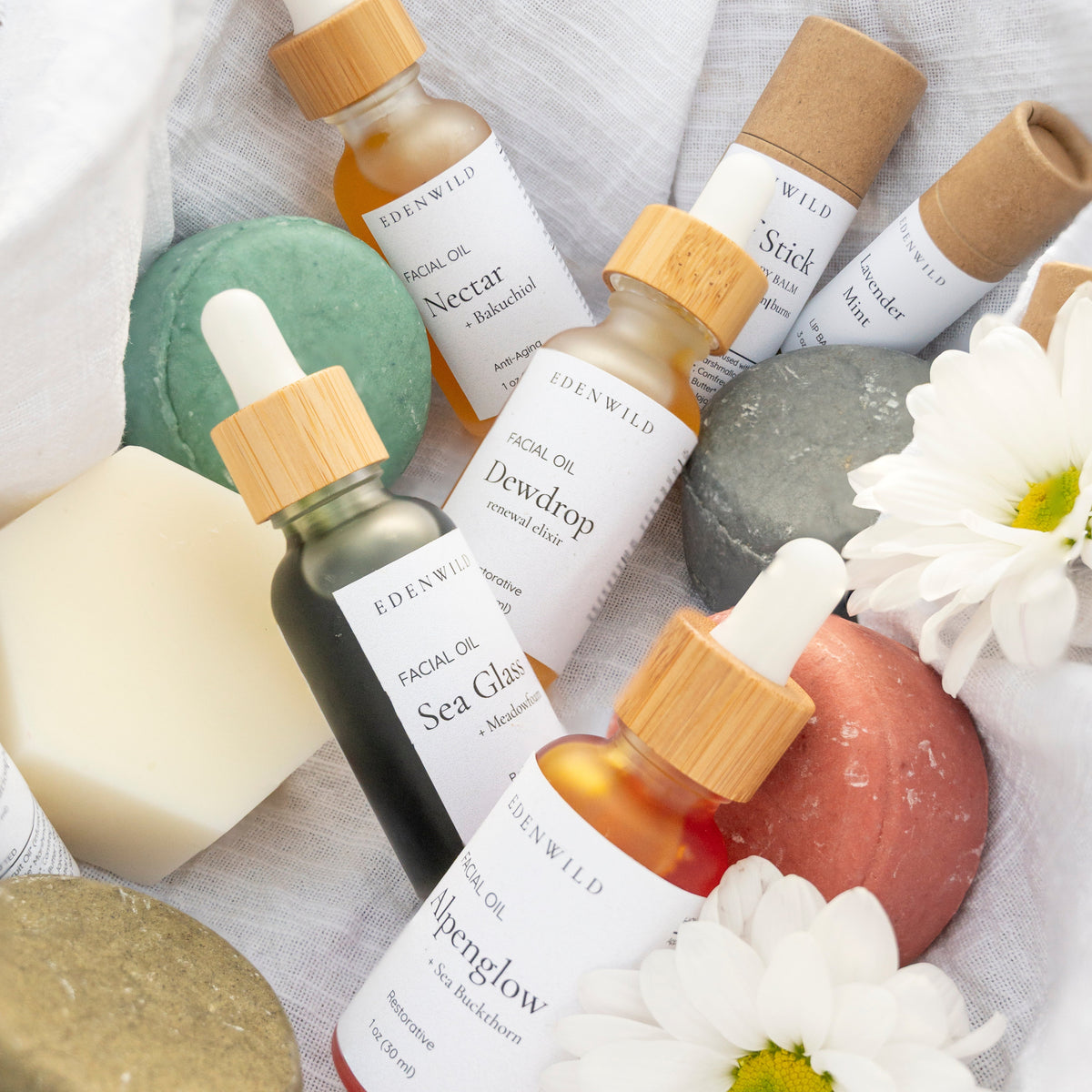 Comedogenic Skincare Explained: What Really Clogs Your Pores